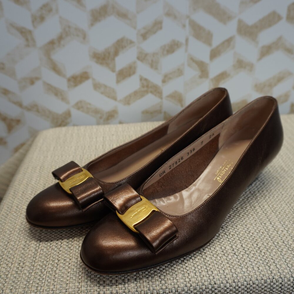 Salvatore Ferragamo Boutique Vintage Vara Bow Pumps Heels